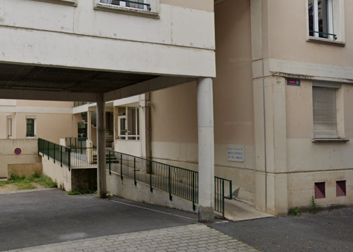 Maison de la Justice et du Droit de Sedan, accès au locaux PMR, permanences, accueil sur place
Maison de la Justice et du Droit de Sedan